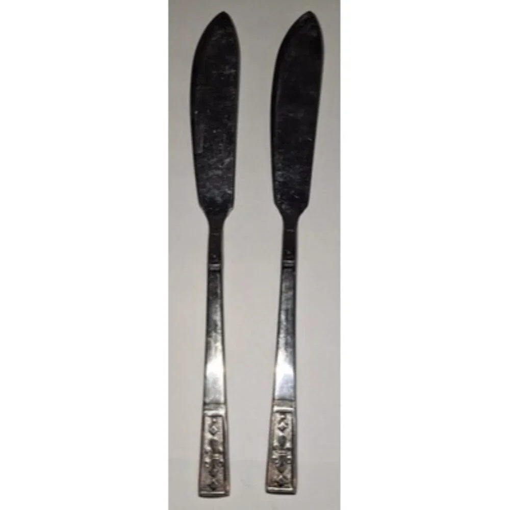 2 OXH69 Oxford‎ Hall Japan Butter Knife Flatware Fleur De Lis Japan